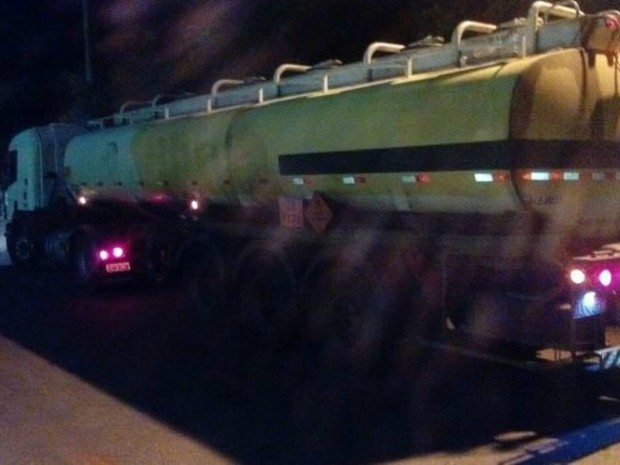 Empresa é multada em R$ 29,7 mil por transporte ilegal de etanol em MS