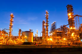 Governo quer retomar construção de refinarias